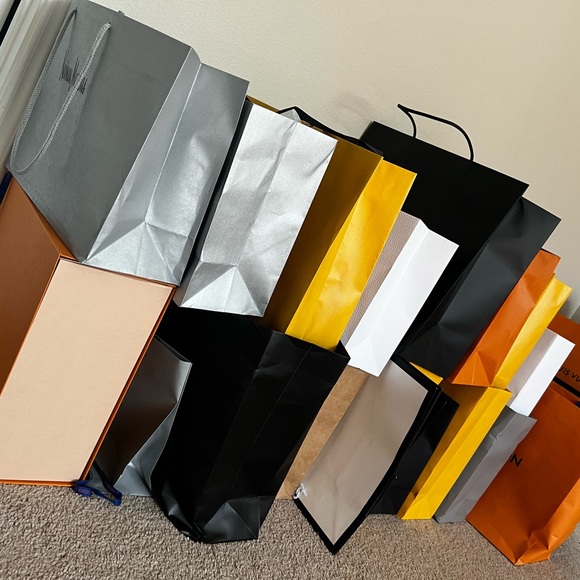 Designer Gift Bags (Perfect for regifting) - Picture 4 of 5